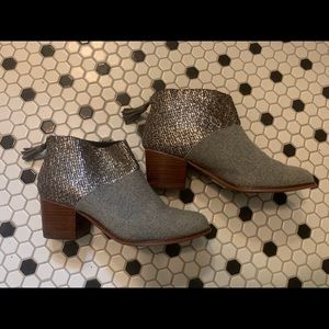 TOMS Gray and Silvery Wool Zip Up Ankle Boots